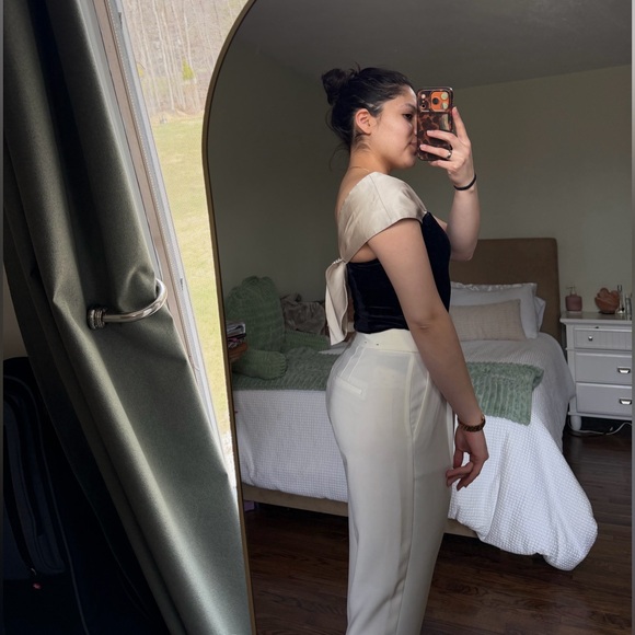 Express Bow Velvet Bodysuit - Picture 5 of 9